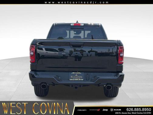 Diamond Black Crystal Pearlcoat 2026 RAM 1500 Express