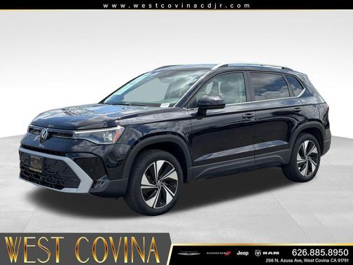 Deep Black Pearl 2025 Volkswagen Taos 1.5T SE
