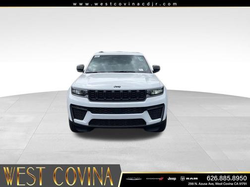 Bright White Clearcoat 2026 Jeep Grand Cherokee Altitude