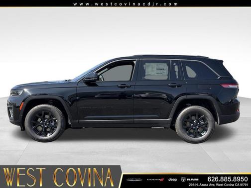Diamond Black Crystal Pearlcoat 2026 Jeep Grand Cherokee Altitude
