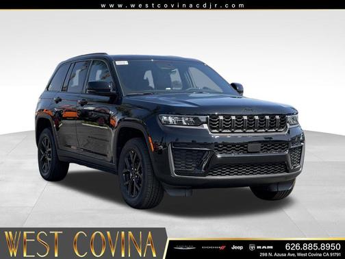 Diamond Black Crystal Pearlcoat 2026 Jeep Grand Cherokee Altitude