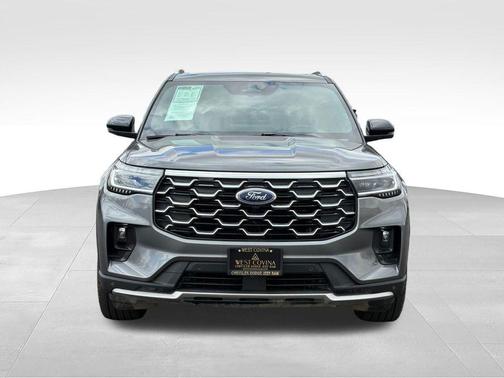 CARBONIZED GRAY METALLIC 2025 Ford Explorer Platinum