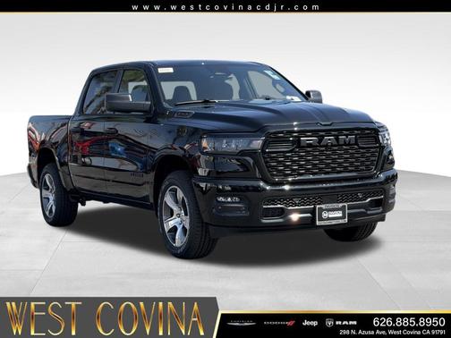 Diamond Black Crystal Pearlcoat 2026 RAM 1500 Express