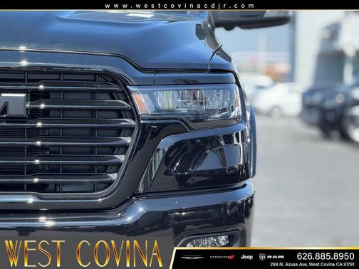 Diamond Black Crystal Pearlcoat 2026 RAM 1500 Laramie