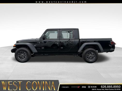 Black Clearcoat 2026 Jeep Gladiator Sport
