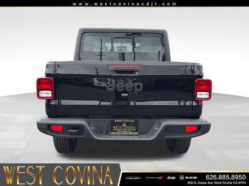 Black Clearcoat 2026 Jeep Gladiator Sport