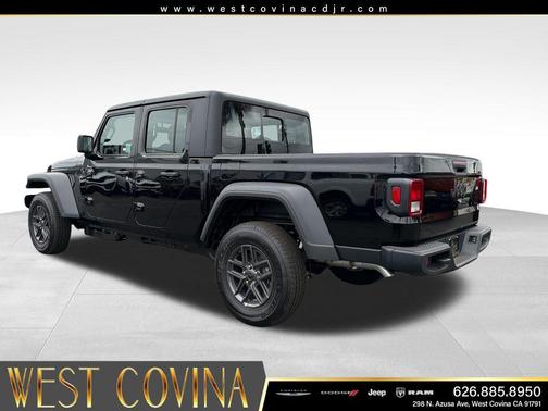 Black Clearcoat 2026 Jeep Gladiator Sport