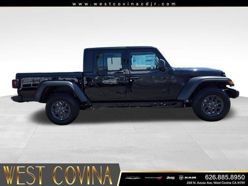 Black Clearcoat 2026 Jeep Gladiator Sport