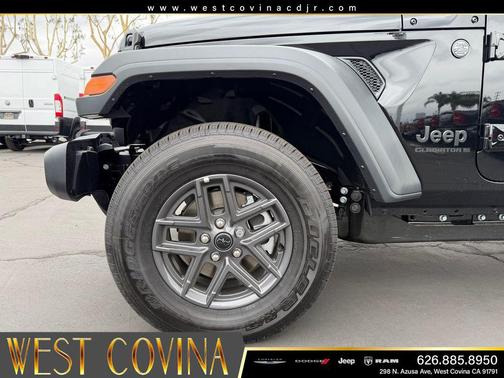 Black Clearcoat 2026 Jeep Gladiator Sport