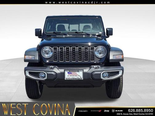 Black Clearcoat 2026 Jeep Gladiator Sport