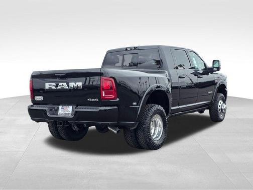 Diamond Black Crystal Pearlcoat 2026 RAM 3500 Longhorn