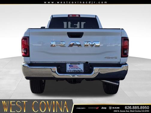 Bright White Clearcoat 2026 RAM 3500 Tradesman Crew Cab 4x4 8' Box