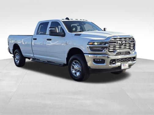 Bright White Clearcoat 2026 RAM 3500 Tradesman Crew Cab 4x4 8' Box