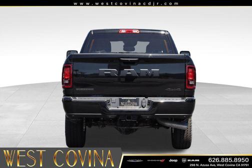 Diamond Black Crystal Pearlcoat 2025 RAM 2500 Big Horn Crew Cab 4x4 6'4' Box