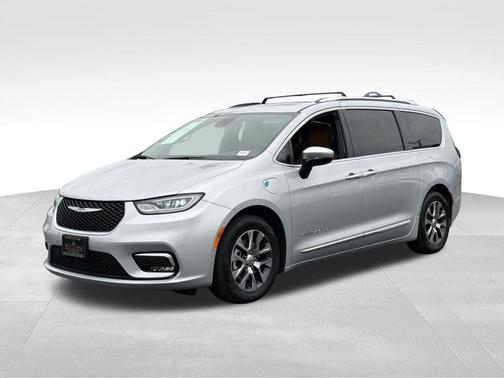 Silver Mist Clearcoat 2023 Chrysler Pacifica L