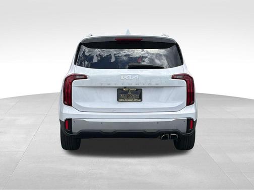 Glacial White Pearl 2023 Kia Telluride S