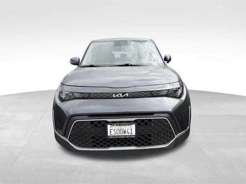 Gravity Gray 2024 Kia Soul LX