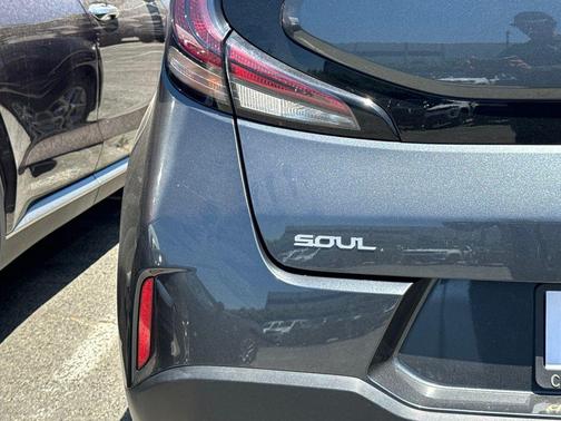 Gravity Gray 2024 Kia Soul LX