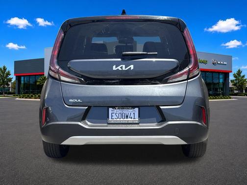 Gravity Gray 2024 Kia Soul LX