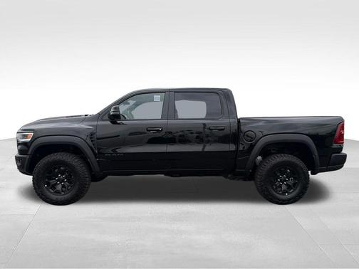 Diamond Black Crystal Pearlcoat 2026 RAM 1500 RHO Crew Cab 4x4 5'7' Box