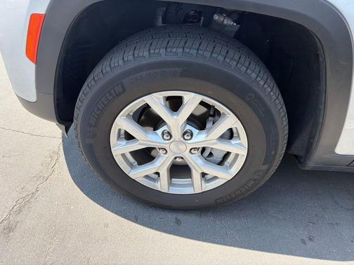 Silver Zynith 2023 Jeep Grand Cherokee Limited