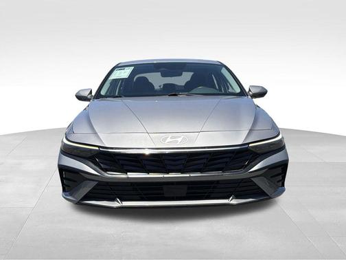 Fluid Metal 2025 Hyundai ELANTRA SEL