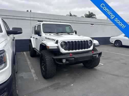Bright White Clearcoat 2024 Jeep Wrangler Rubicon