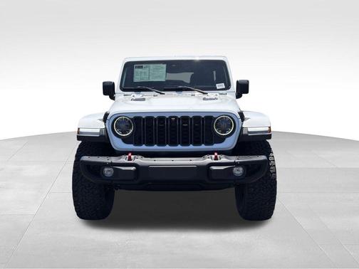 Bright White Clearcoat 2024 Jeep Wrangler Rubicon