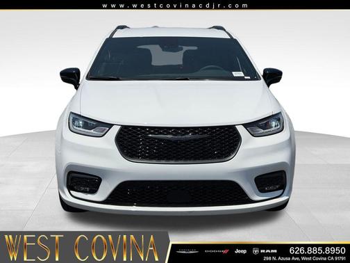 Bright White Clearcoat 2026 Chrysler Pacifica L