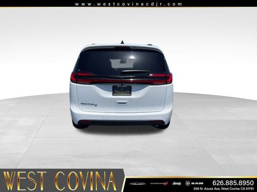 Bright White Clearcoat 2026 Chrysler Pacifica L