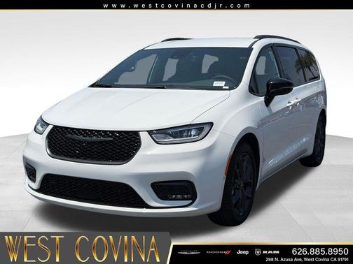 Bright White Clearcoat 2026 Chrysler Pacifica L