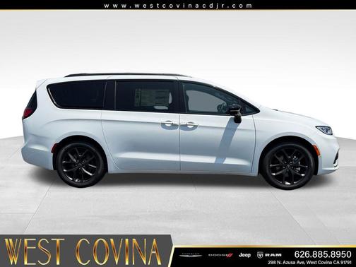 Bright White Clearcoat 2026 Chrysler Pacifica L