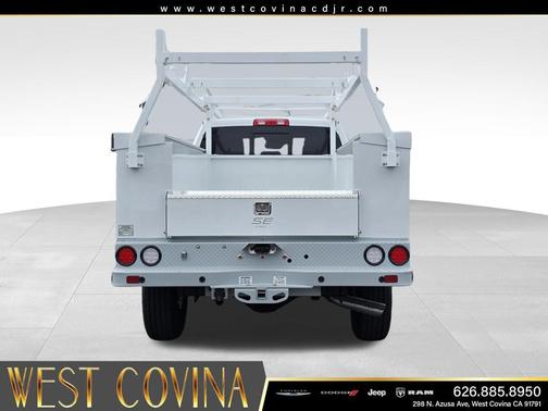 Bright White Clearcoat 2026 RAM 3500 Tradesman Crew Cab 4x4 8' Box