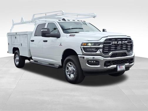 Bright White Clearcoat 2026 RAM 3500 Tradesman Crew Cab 4x4 8' Box