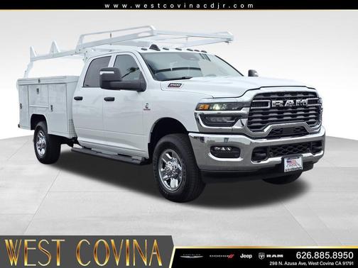 Bright White Clearcoat 2026 RAM 3500 Tradesman Crew Cab 4x4 8' Box
