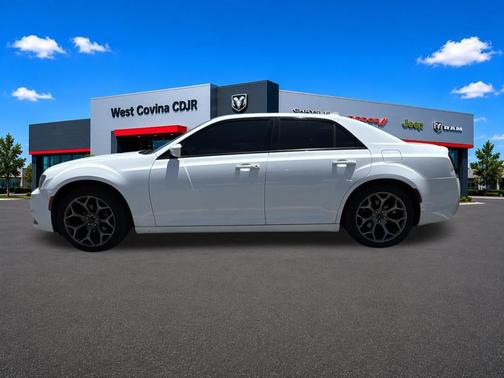 Bright White Clearcoat 2018 Chrysler 300 S