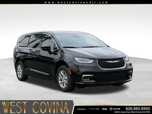 Diamond Black Crystal Pearlcoat 2026 Chrysler Pacifica L