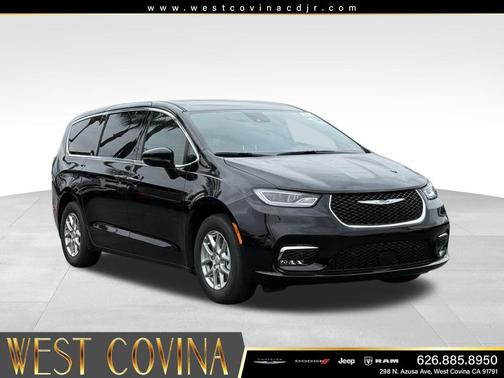Diamond Black Crystal Pearlcoat 2026 Chrysler Pacifica L