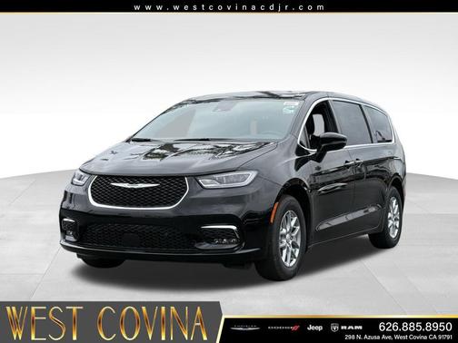 Diamond Black Crystal Pearlcoat 2026 Chrysler Pacifica L