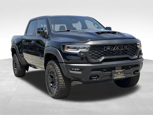 Diamond Black Crystal Pearlcoat 2026 RAM 1500 RHO Crew Cab 4x4 5'7' Box
