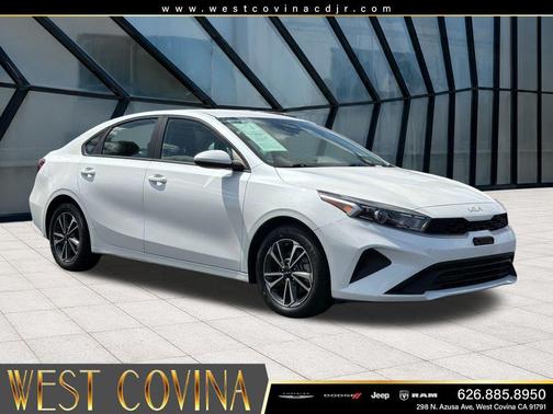 Snow White Pearl 2023 Kia Forte LXS
