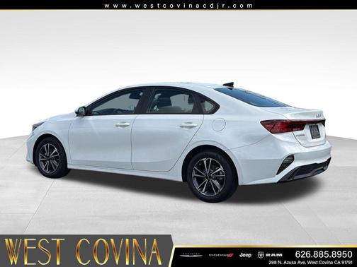 Snow White Pearl 2023 Kia Forte LXS