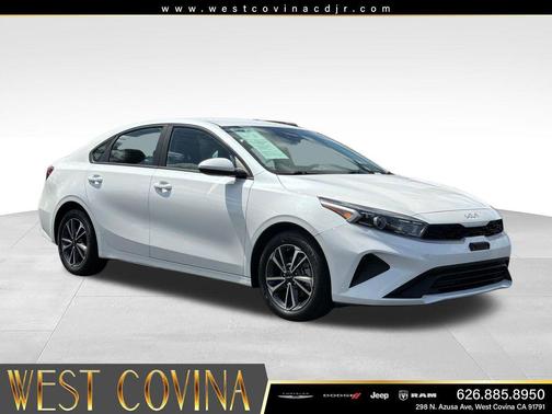 Snow White Pearl 2023 Kia Forte LXS