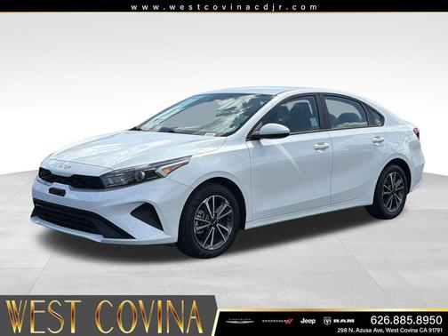 Snow White Pearl 2023 Kia Forte LXS