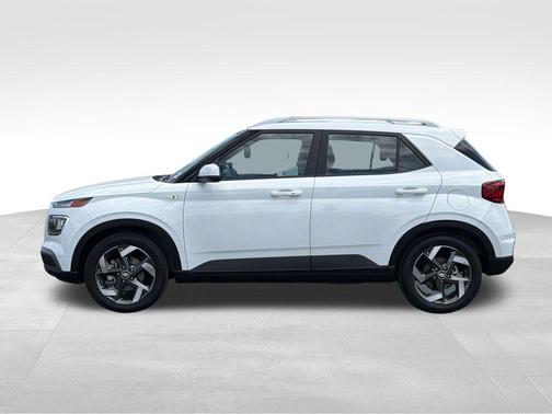 Lunar White 2025 Hyundai VENUE SEL