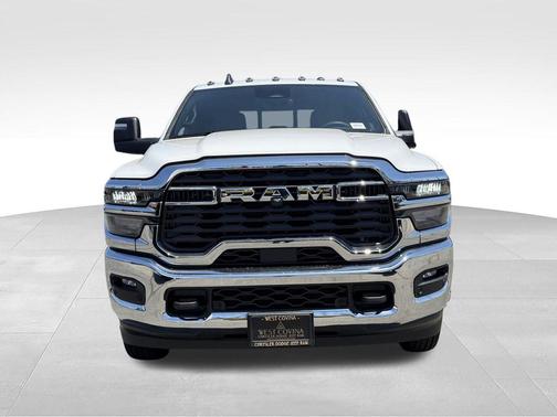 Bright White Clearcoat 2026 RAM 3500 Tradesman Crew Cab 4x4 8' Box