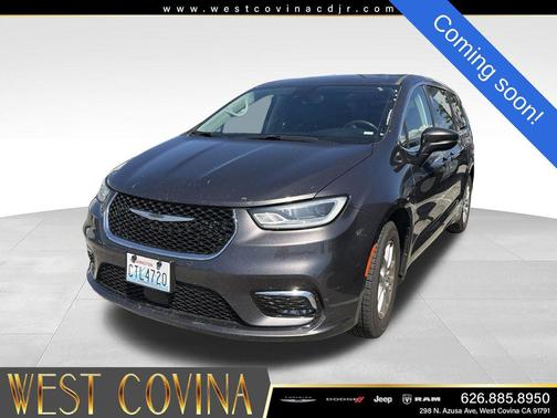 Granite Crystal Metallic Clearcoat 2023 Chrysler Pacifica Touring L