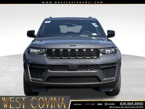 Baltic Gray Metallic Clearcoat 2026 Jeep Grand Cherokee Altitude