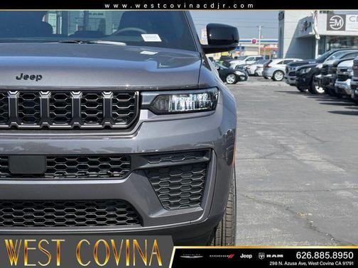 Baltic Gray Metallic Clearcoat 2026 Jeep Grand Cherokee Altitude
