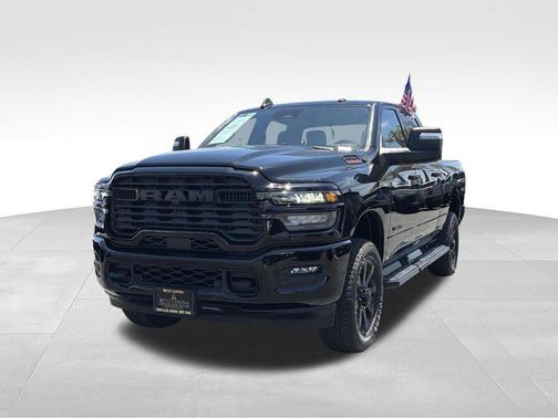 Diamond Black Crystal Pearlcoat 2025 RAM 2500 Big Horn Crew Cab 4x4 6'4' Box